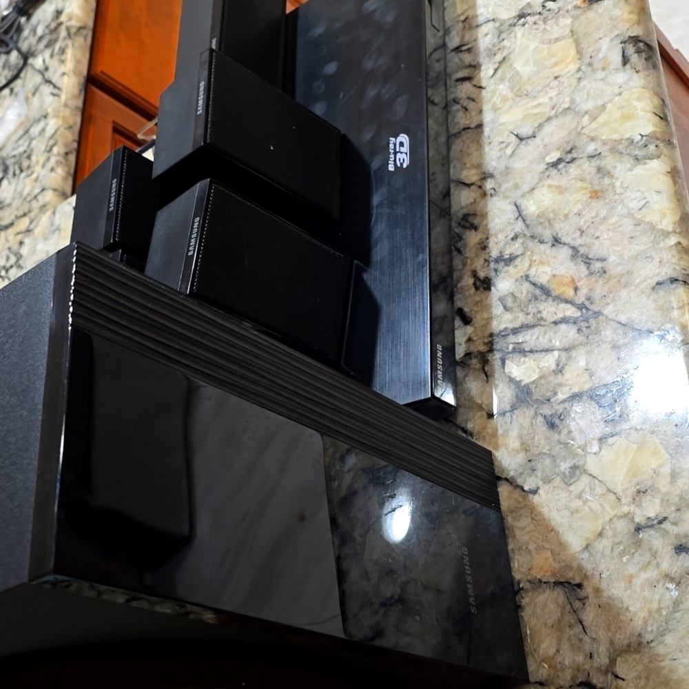 Electronic blue ray and surround sound